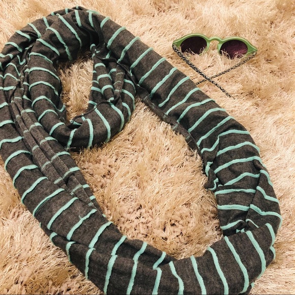 Scarf - Picture 2 of 4